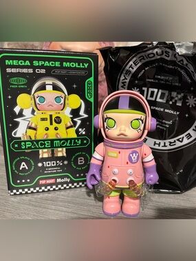Popmart Mega Space Molly Series 2 - Confirmed Patrick Starr - BOX BUT NO CARD